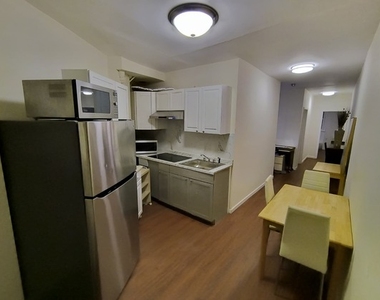 31 East 30th Street - Photo Thumbnail 2