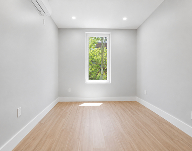 809 Midwood St - Photo Thumbnail 3