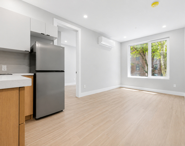 809 Midwood St - Photo Thumbnail 2