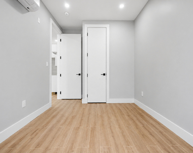 809 Midwood St - Photo Thumbnail 6