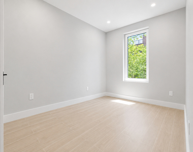809 Midwood St - Photo Thumbnail 5