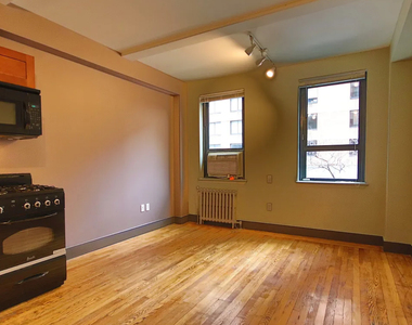Waverly Place and Mercer Street - Photo Thumbnail 6