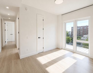 706 East 32nd Street - Photo Thumbnail 3
