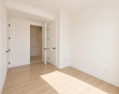 706 East 32nd Street - Photo Thumbnail 5