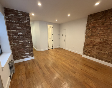 115 Carlton Avenue - Photo Thumbnail 4