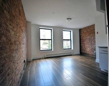 1019 Southern Boulevard - Photo Thumbnail 2