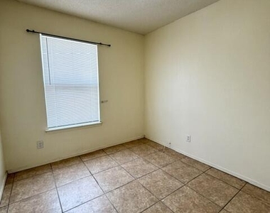 12220 Tierra Alaska Avenue - Photo Thumbnail 8