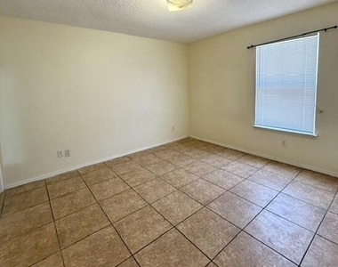 12220 Tierra Alaska Avenue - Photo Thumbnail 6