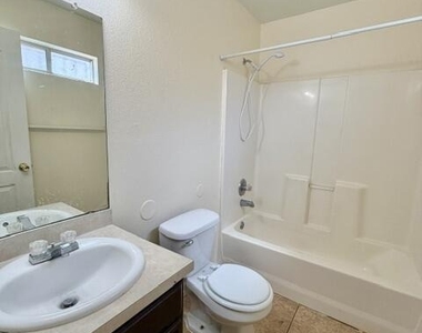 12220 Tierra Alaska Avenue - Photo Thumbnail 9