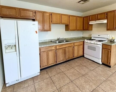 12220 Tierra Alaska Avenue - Photo Thumbnail 3