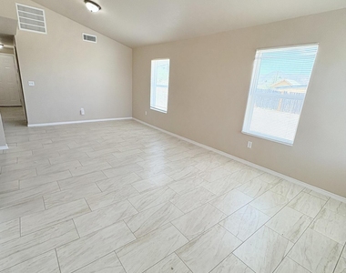 8503 Leo Street - Photo Thumbnail 4