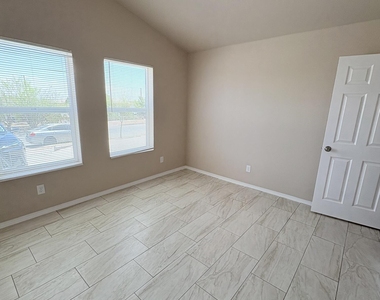 8503 Leo Street - Photo Thumbnail 5