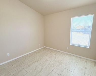 8503 Leo Street - Photo Thumbnail 15