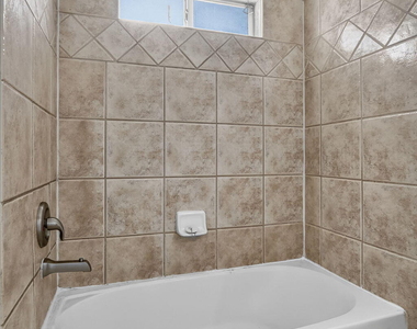 9128 Bur Oak Circle - Photo Thumbnail 24
