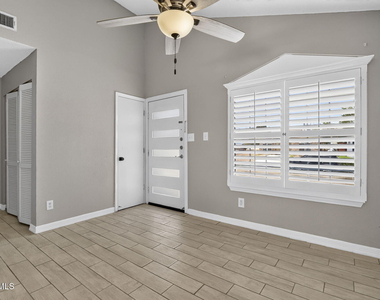 9128 Bur Oak Circle - Photo Thumbnail 5
