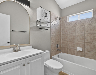 9128 Bur Oak Circle - Photo Thumbnail 17