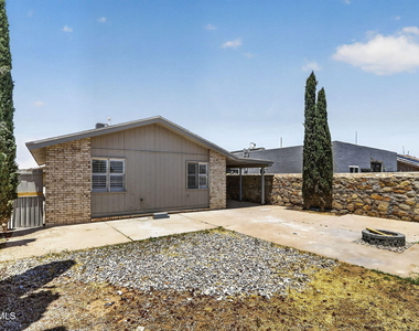 9128 Bur Oak Circle - Photo Thumbnail 27