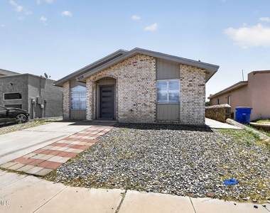 9128 Bur Oak Circle - Photo Thumbnail 2