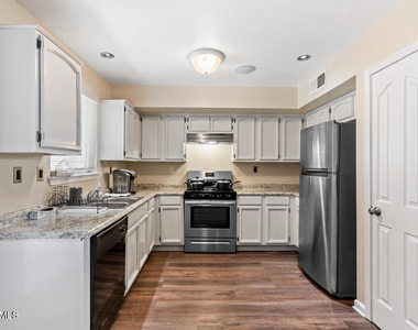 12192 Sun Bridge Place - Photo Thumbnail 14