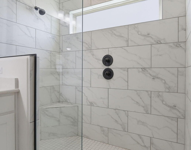 253 Farnborough Street - Photo Thumbnail 6