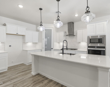 253 Farnborough Street - Photo Thumbnail 3