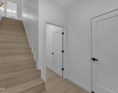 1519 Golden Hill Terrace - Photo Thumbnail 6