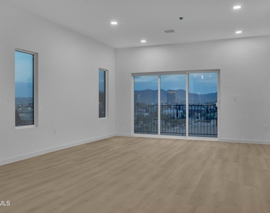 1519 Golden Hill Terrace - Photo Thumbnail 13