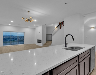 1519 Golden Hill Terrace - Photo Thumbnail 10