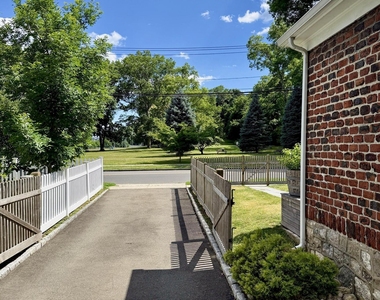 125 Bridge Street - Photo Thumbnail 23