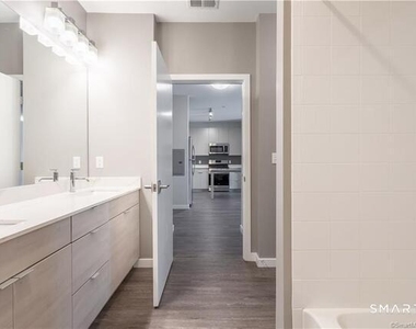 300 Glover Avenue - Photo Thumbnail 2