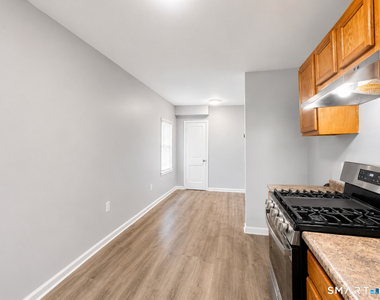 893 Highland Avenue - Photo Thumbnail 11