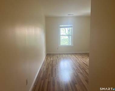 37 Greenwich Avenue - Photo Thumbnail 15