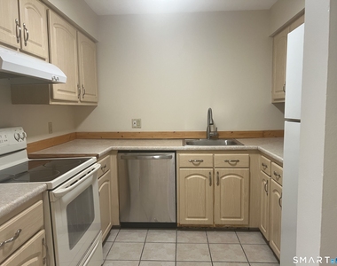 37 Greenwich Avenue - Photo Thumbnail 7
