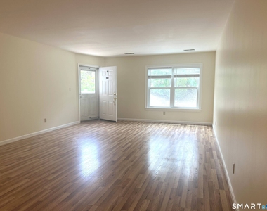 37 Greenwich Avenue - Photo Thumbnail 4