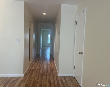 37 Greenwich Avenue - Photo Thumbnail 6