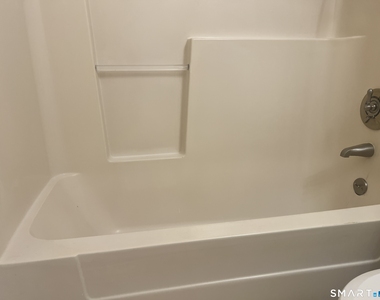 37 Greenwich Avenue - Photo Thumbnail 14