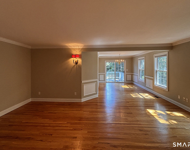 405 South Pine Creek Road - Photo Thumbnail 2