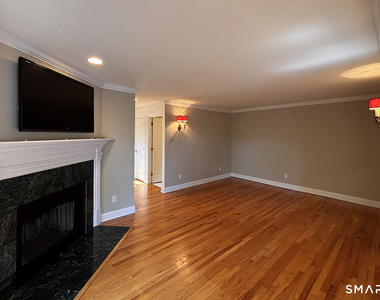 405 South Pine Creek Road - Photo Thumbnail 3