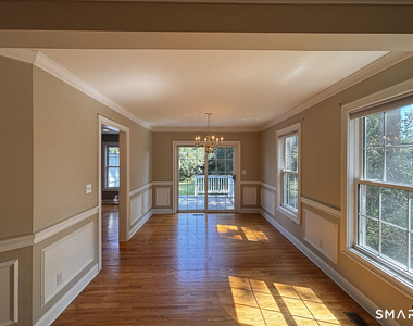 405 South Pine Creek Road - Photo Thumbnail 4
