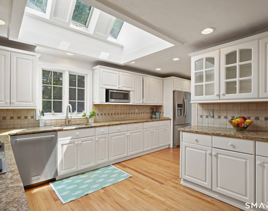 141 Idlewood Drive - Photo Thumbnail 6