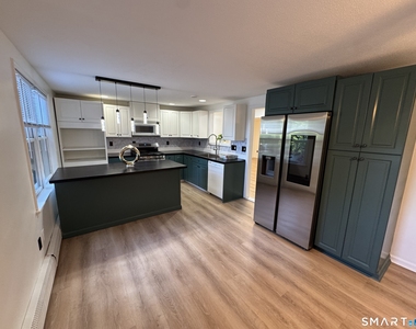 112 Woodbine Street - Photo Thumbnail 5