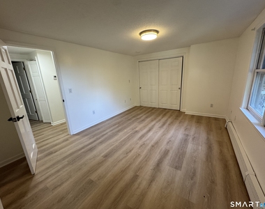 112 Woodbine Street - Photo Thumbnail 10