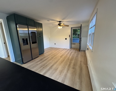 112 Woodbine Street - Photo Thumbnail 6