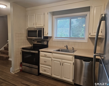 1401 Farmington Avenue - Photo Thumbnail 3