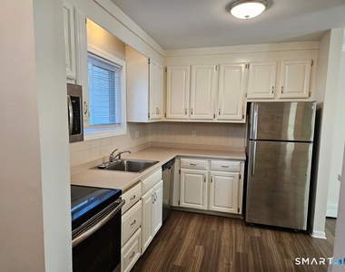1401 Farmington Avenue - Photo Thumbnail 4