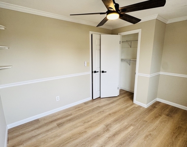 5 Walnut Street - Photo Thumbnail 3