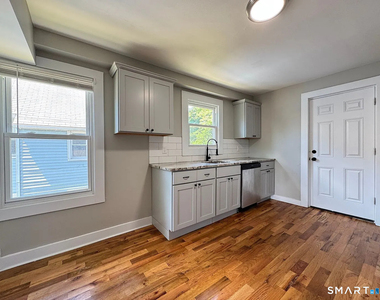 35 Dana Street - Photo Thumbnail 4