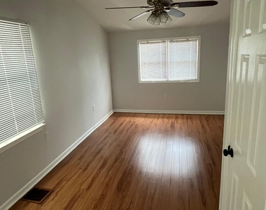 31 Ives Street - Photo Thumbnail 11