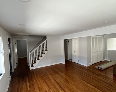31 Ives Street - Photo Thumbnail 3