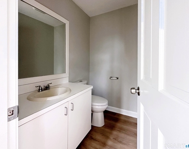 203 Capewell Avenue - Photo Thumbnail 10